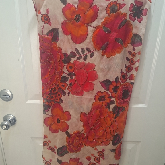 Beautiful Soft Beige/Orange Floral Retangler Scarf. - Picture 2 of 5